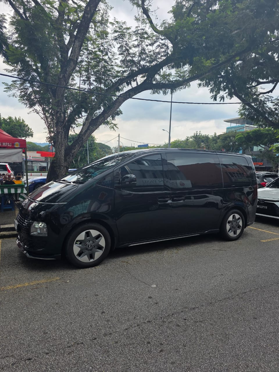 Hyundai Staria  2.2 L 2023 thumbnail 2
