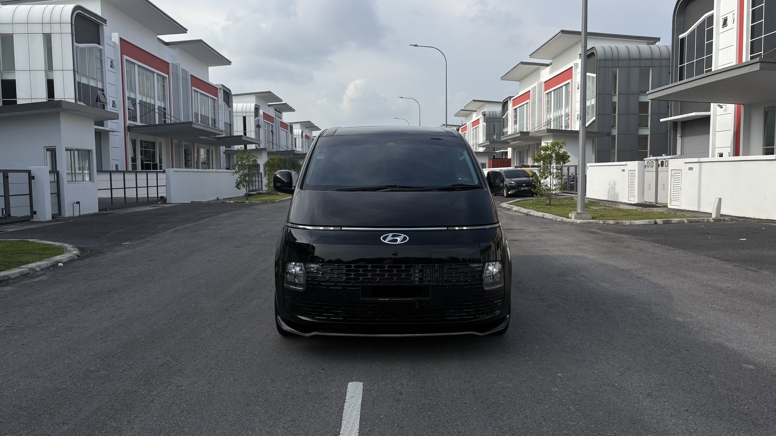 Hyundai Staria  2.2 L 2023 thumbnail 3
